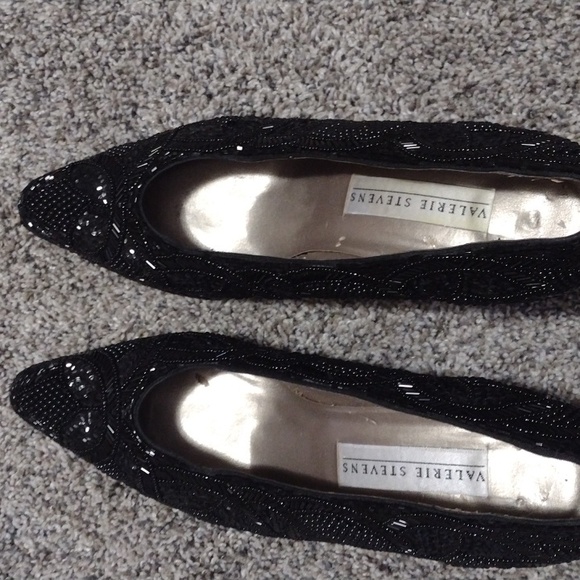 VALERIE STEVENS WOMEN'S TANGO BEADED BLACK BEADED POINTED TOE SIZE 8B PUMPS - Picture 12 of 15